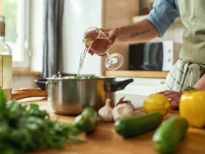 From Grape to Pan: A Simple Approach to Cooking with Vino